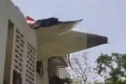 广安印度一波音787客机坠毁机上242人、地面5名学生遇难！我驻印度使馆：机上无中国籍乘客